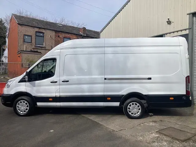 Used Ford Transit Trend 130 HP (95 kW) 2022 White Van