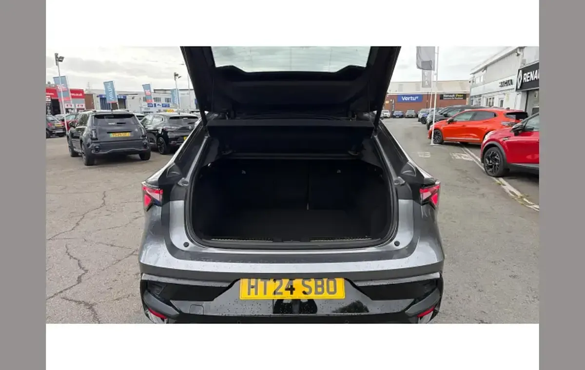 Used Renault Rafale Iconic Esprit Alpine 300 HP (220 kW) 2024 Other SUV