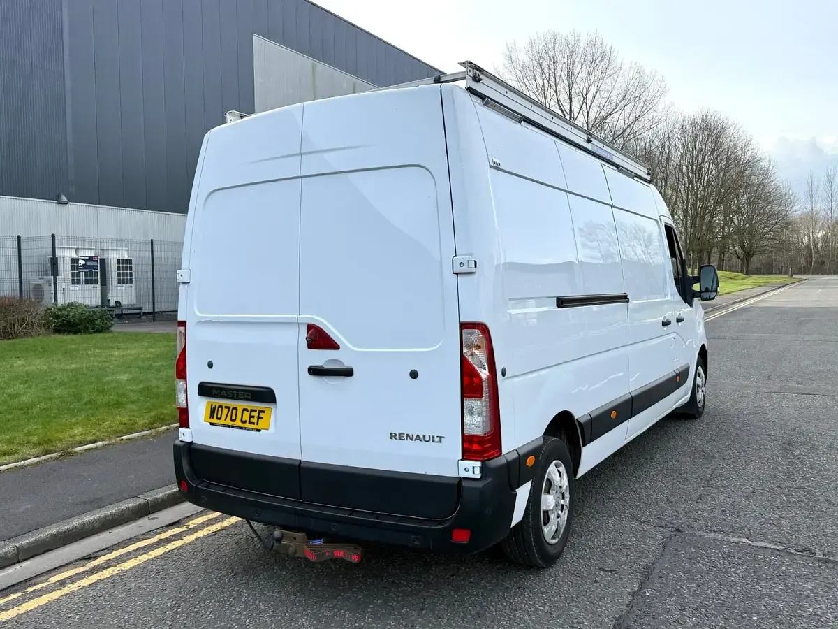 Used Renault Master Business 150 HP (110 kW) 2021 White MPV