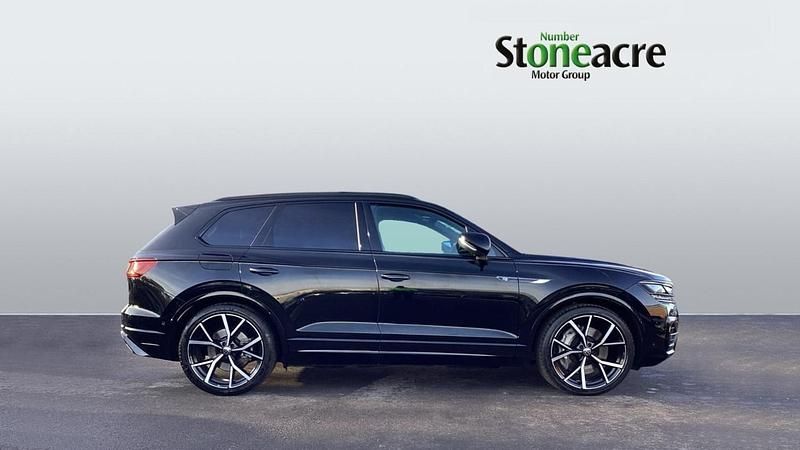 Used VW Touareg R 456 HP (335 kW) 2023 Black SUV