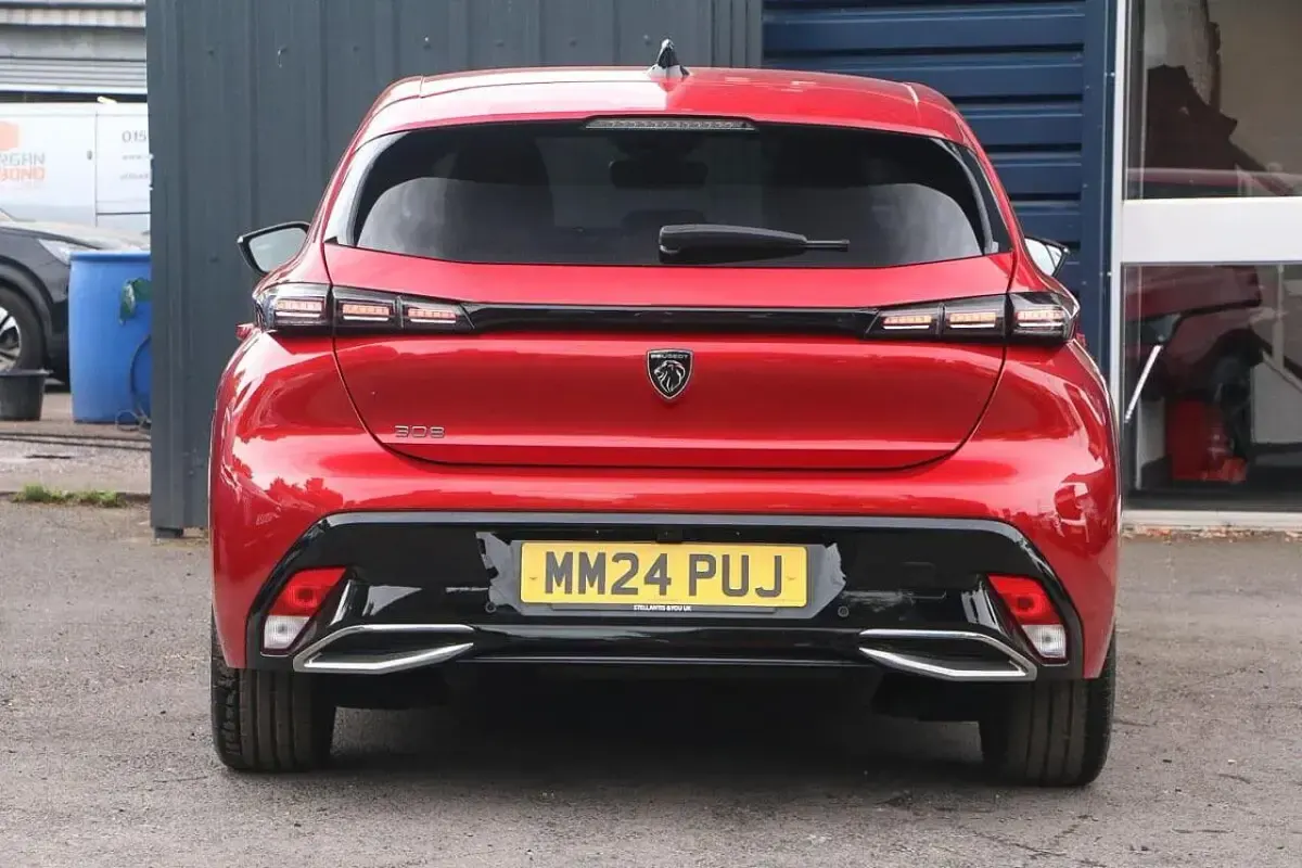 Used Peugeot 308 Allure 129 HP (94 kW) 2024 Red Hatchback