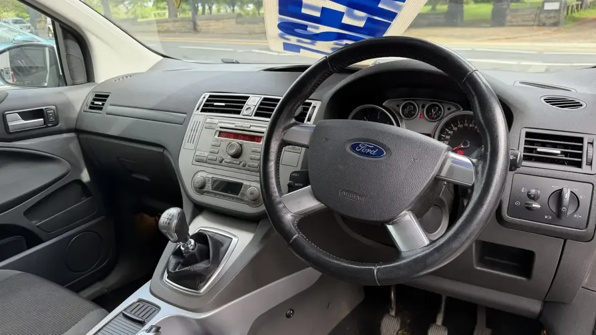 Begagnad Ford Kuga Zetec 140 HK (102 kW) 2012 Vit SUV