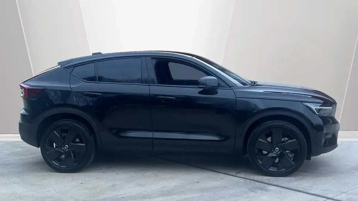 Used Volvo EC40 Performance 325 kW (442 HP) 2025 Black SUV