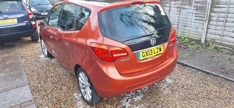 Used Vauxhall Meriva 120 HP (88 kW) 2013 Orange MPV