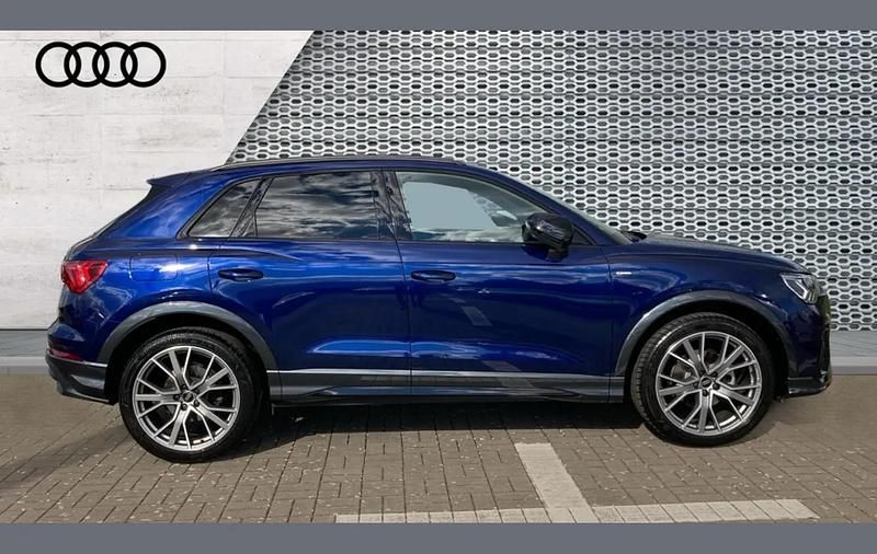 Begagnad Audi Q3 Black Edition 150 HK (110 kW) 2025 Blå SUV