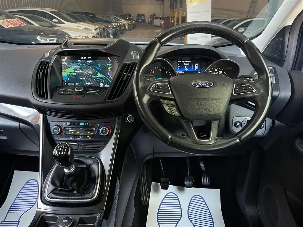 Used Ford Kuga Titanium 120 HP (88 kW) 2017 White SUV