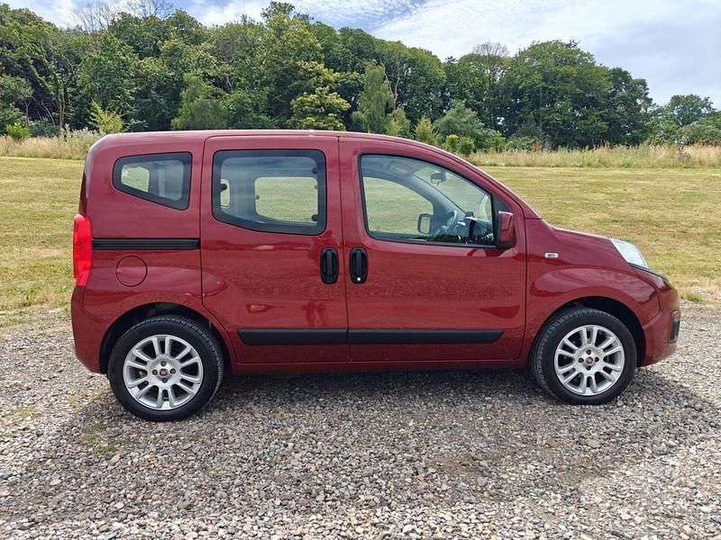 Used Fiat Qubo Lounge 77 HP (56 kW) 2020 Red MPV