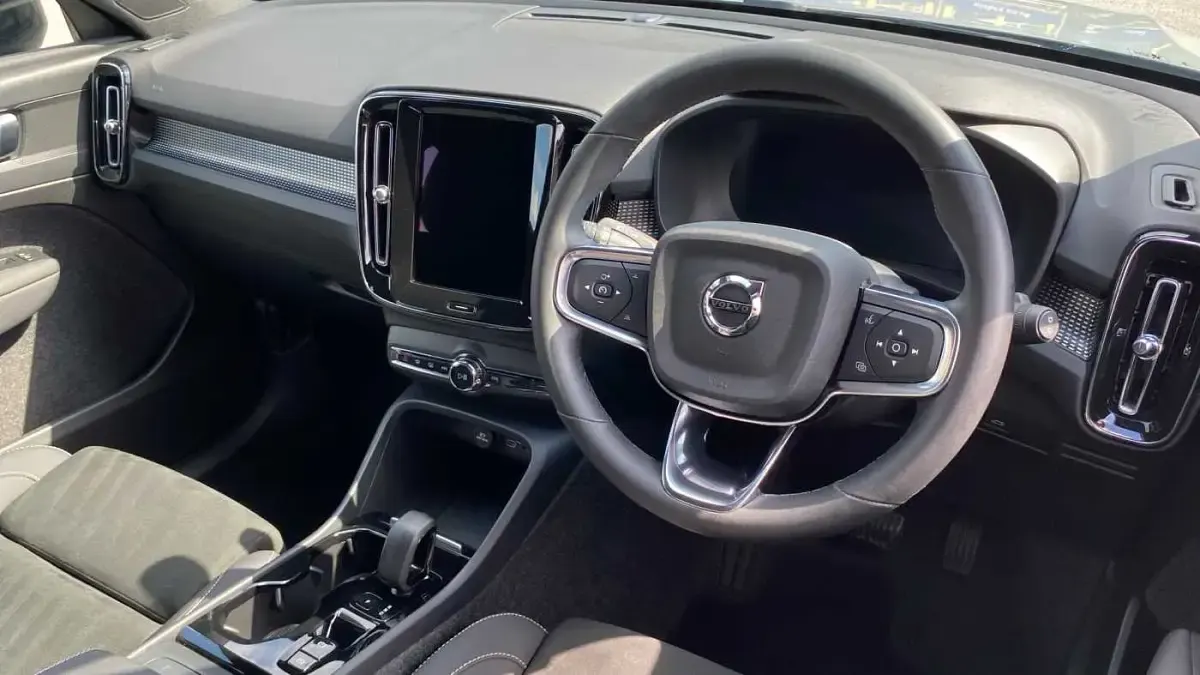 Used Volvo XC40 Plus 163 HP (119 kW) 2024 Grey SUV