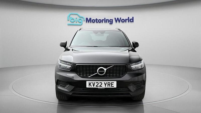 Used Volvo XC40 R-Design 163 HP (119 kW) 2022 Black SUV