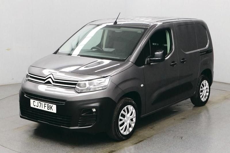Used Citroën Berlingo 100 HP (73 kW) 2022 Grey MPV