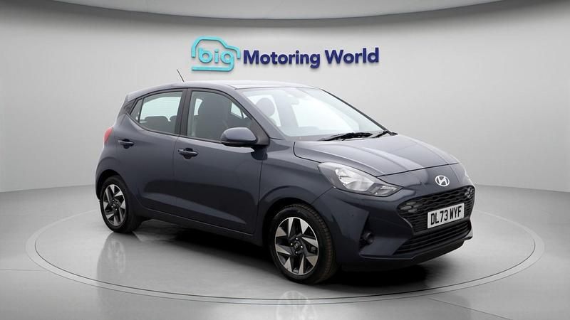 Used Hyundai i10 Advanced 65 HP (47 kW) 2023 Grey Hatchback