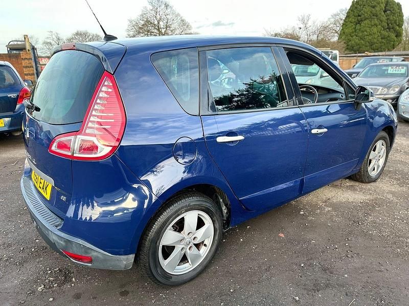 Used Renault Scénic III Dynamique 110 HP (80 kW) 2011 Blue MPV