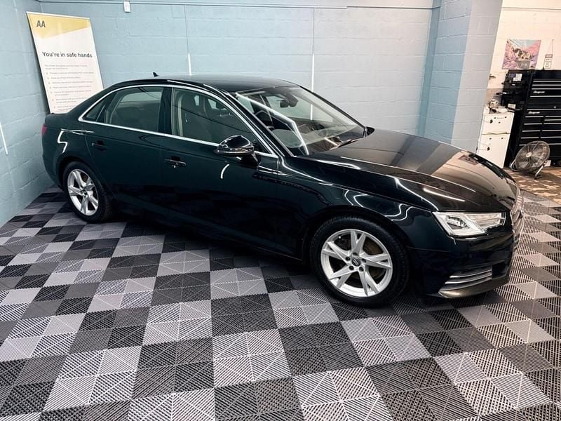 Usado Audi A4 Comfort 150 HP (110 kW) 2017 Preto Sedan