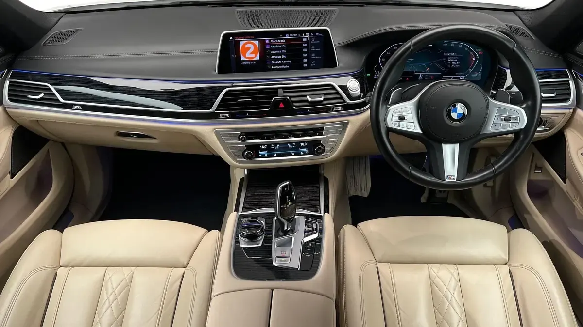 Used BMW 730 M Sport 282 HP (207 kW) 2022 White Sedan