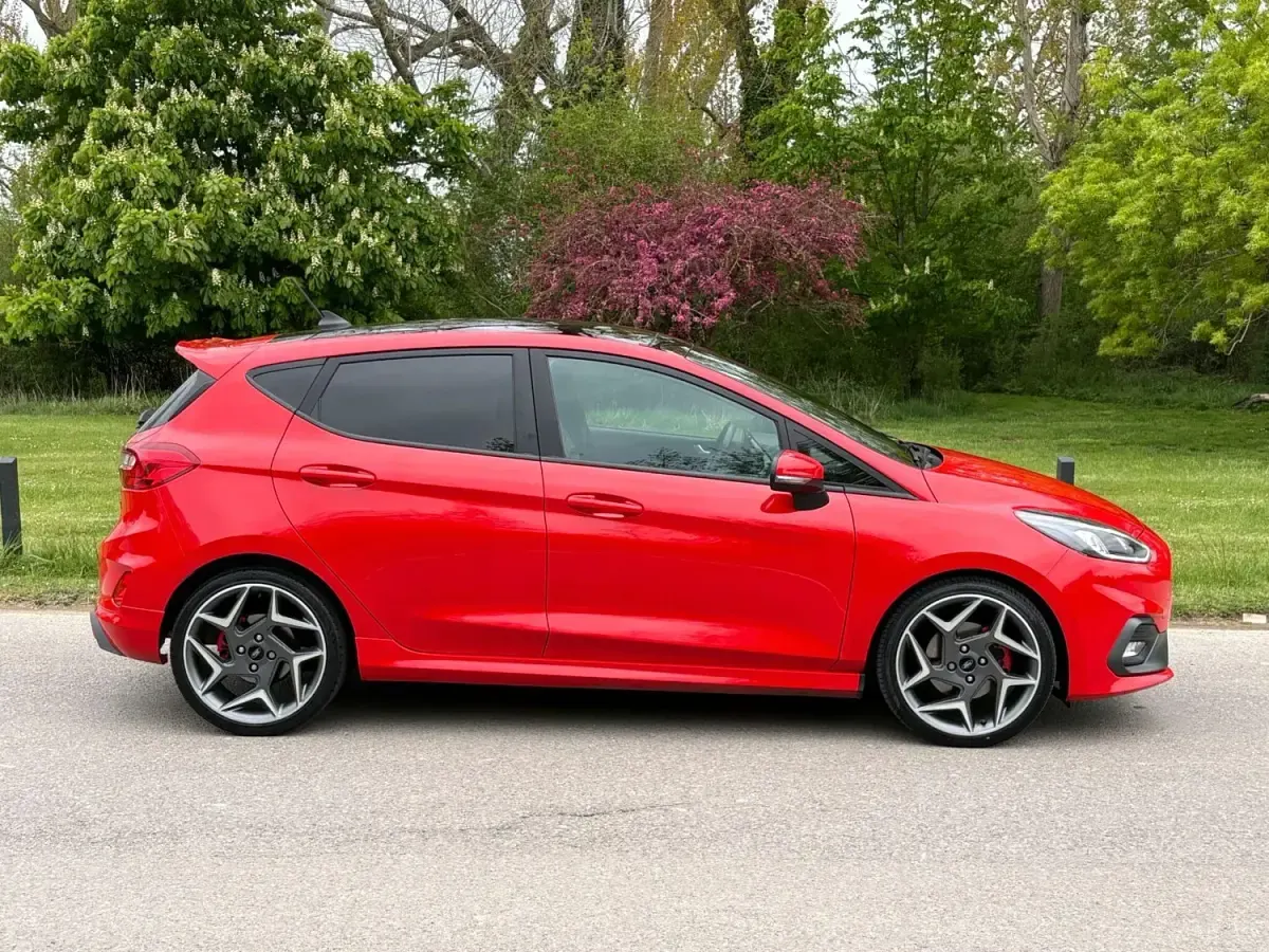 Używany Ford Fiesta ST 200 KM (147 kW) 2018 Czerwony Hatchback
