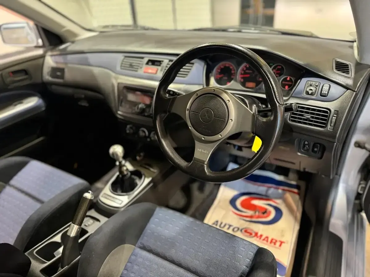 Used Mitsubishi Lancer 2003 Silver Sedan