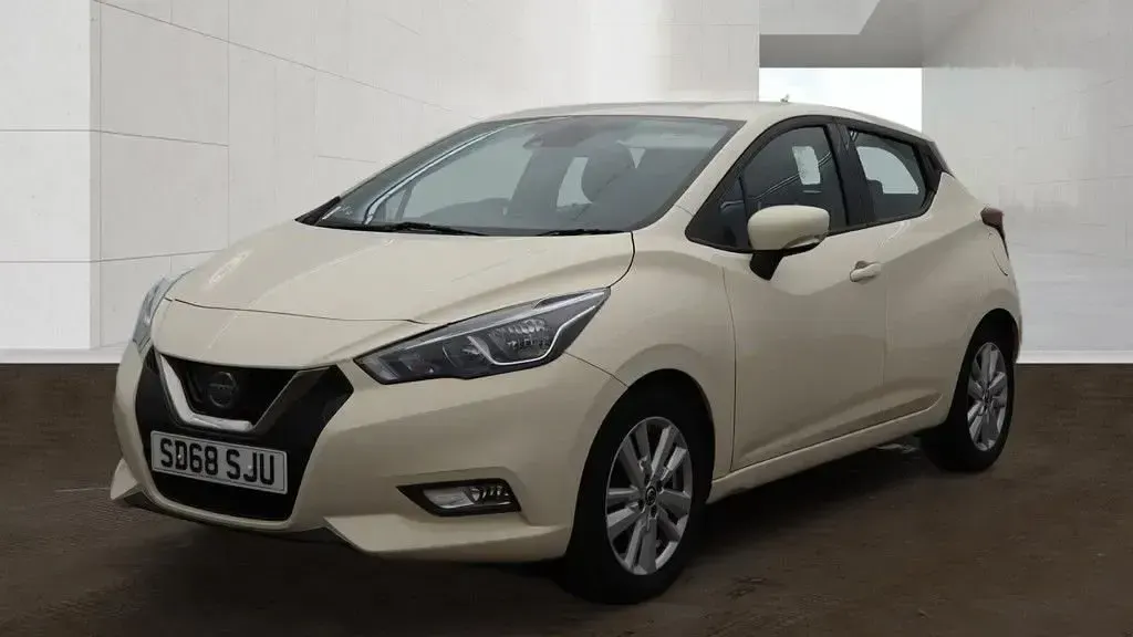 Used Nissan Micra Acenta 90 HP (66 kW) 2018 White Hatchback