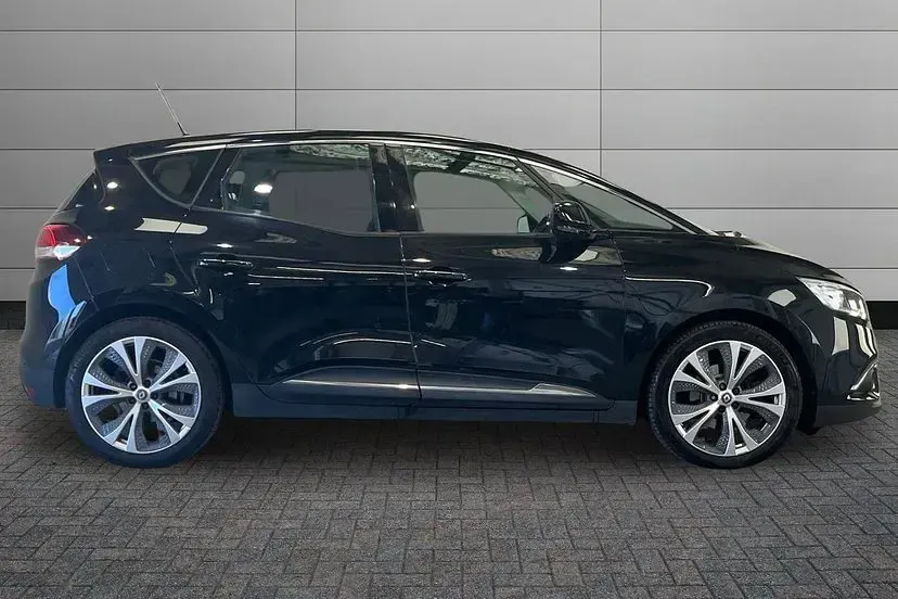 Used Renault Scénic IV Dynamique 108 HP (79 kW) 2017 Black MPV