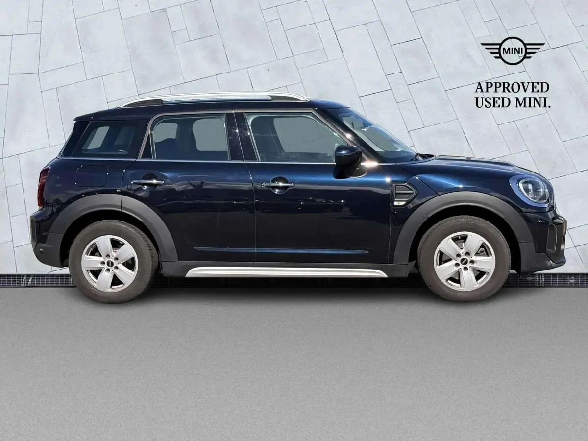 Używany Mini Cooper Countryman Classic 134 KM (98 kW) 2022 Czarny SUV