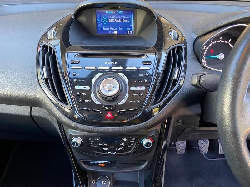 Używany Ford B-MAX Titanium 2017 Szary Minivan