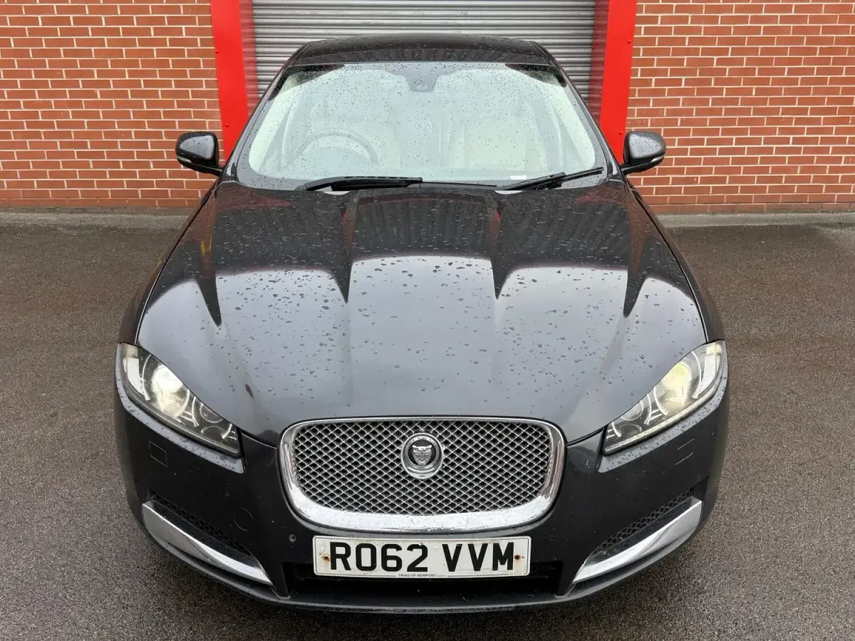 Used Jaguar XF Luxury 187 HP (137 kW) 2012 Grey Sedan
