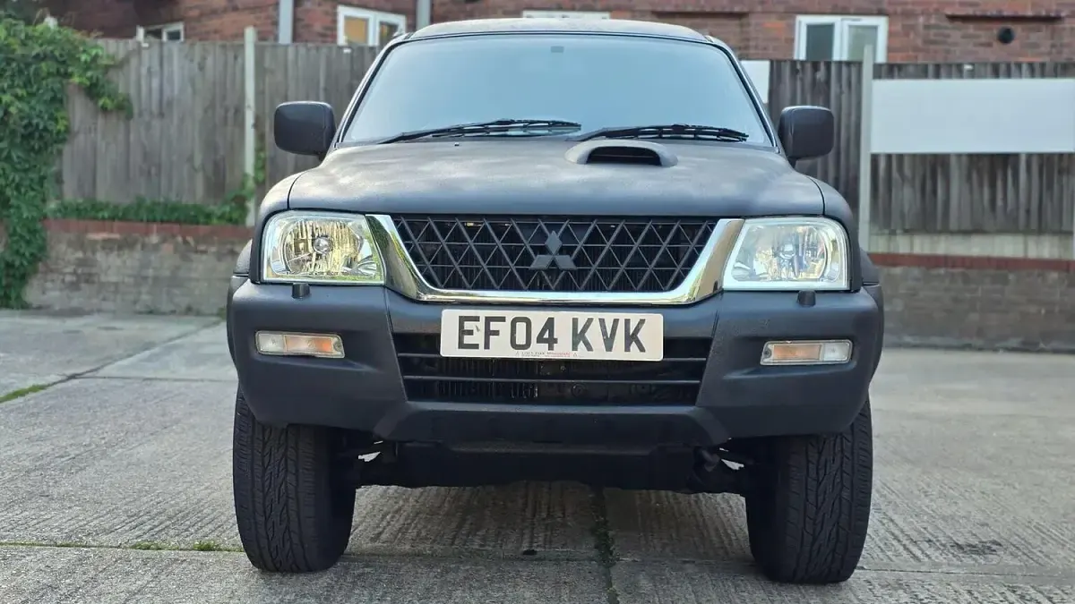 Used Mitsubishi L200 134 HP (98 kW) 2004 Black Pickup