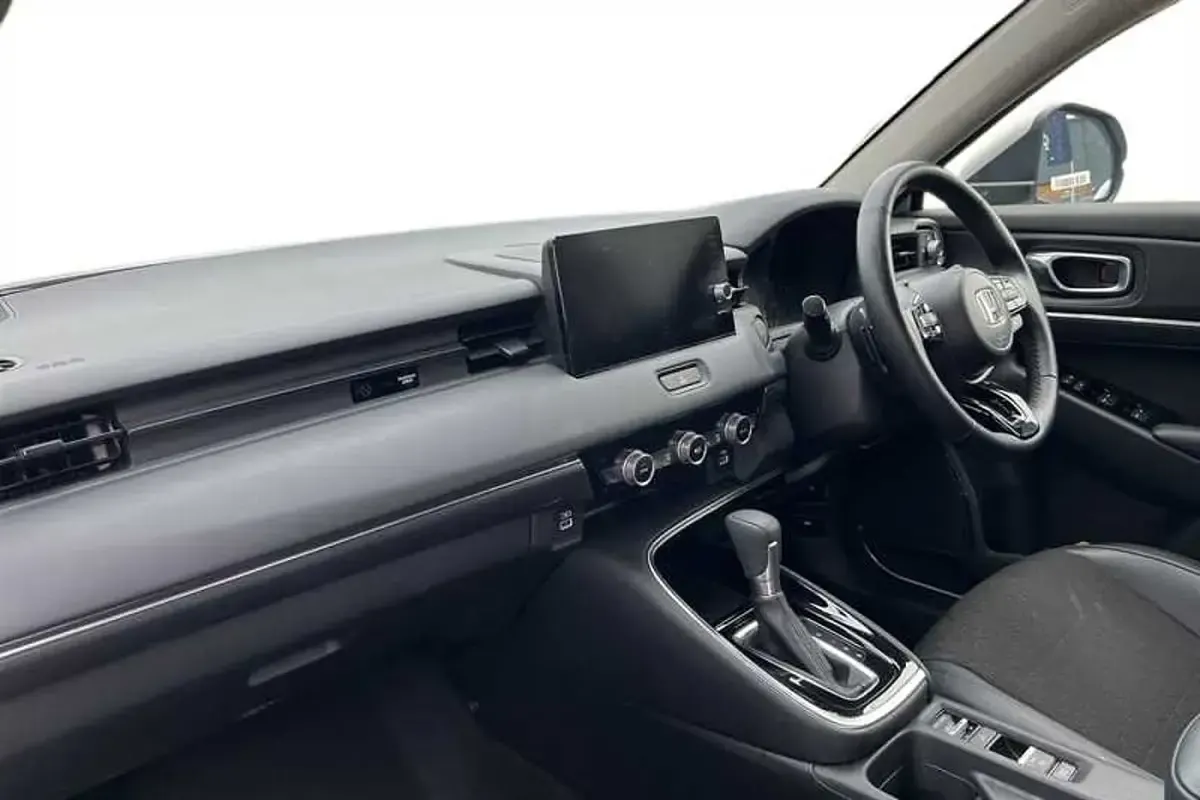 Second-hand Honda HR-V Advance 131 CP (96 kW) 2024 Alb SUV