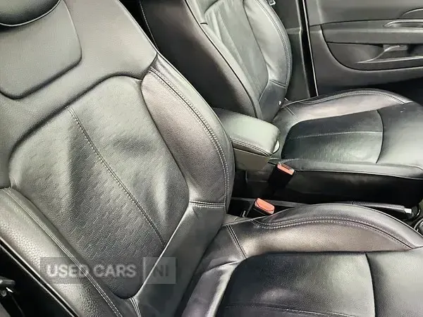 Second-hand Renault Captur GT-Line 90 CP (66 kW) 2019 Negru SUV