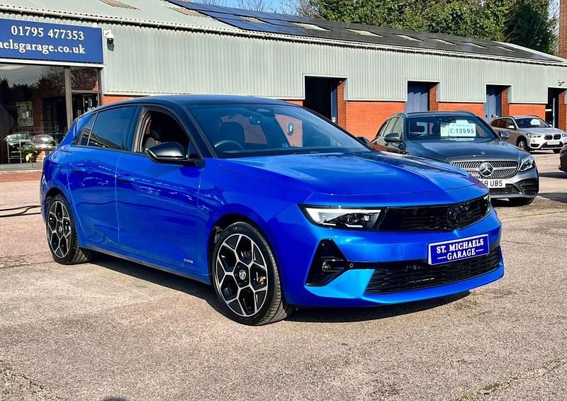 Used Vauxhall Astra Ultimate 130 HP (95 kW) 2022 Blue Hatchback