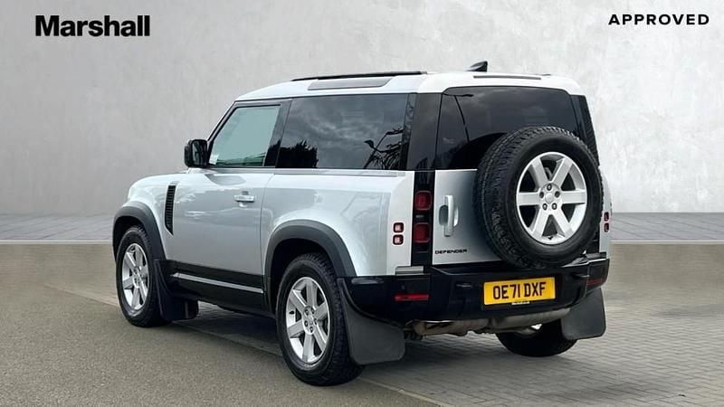 Used Land Rover Defender SE Dynamic 249 HP (183 kW) 2022 Metallic  hakuba silver SUV