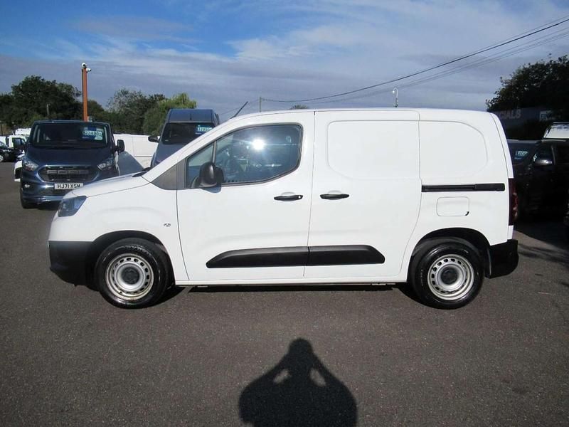 Used Toyota Proace Active 120 HP (88 kW) 2021 White MPV