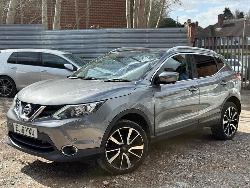 Used Nissan Qashqai Tekna 130 HP (95 kW) 2016 Grey SUV