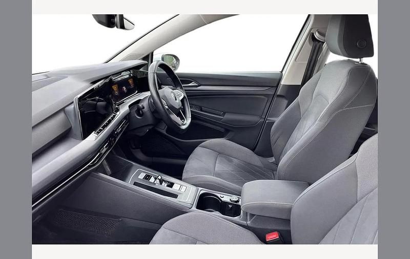 Used VW Golf VIII Style 147 HP (108 kW) 2020 White Hatchback