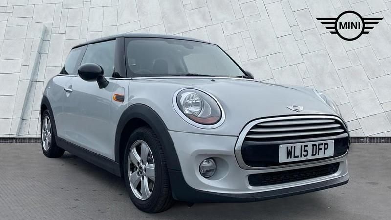 Silver Used 2015 Mini Cooper Hatch Hatchback | £11,689 (Fair price) - Image 1/4