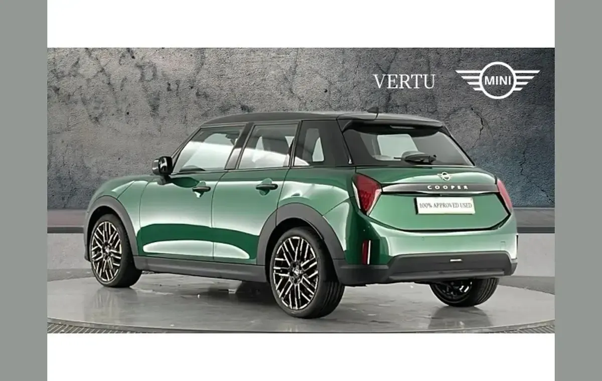 Used Mini Cooper Exclusive 113 kW (154 HP) 2026 Green Hatchback