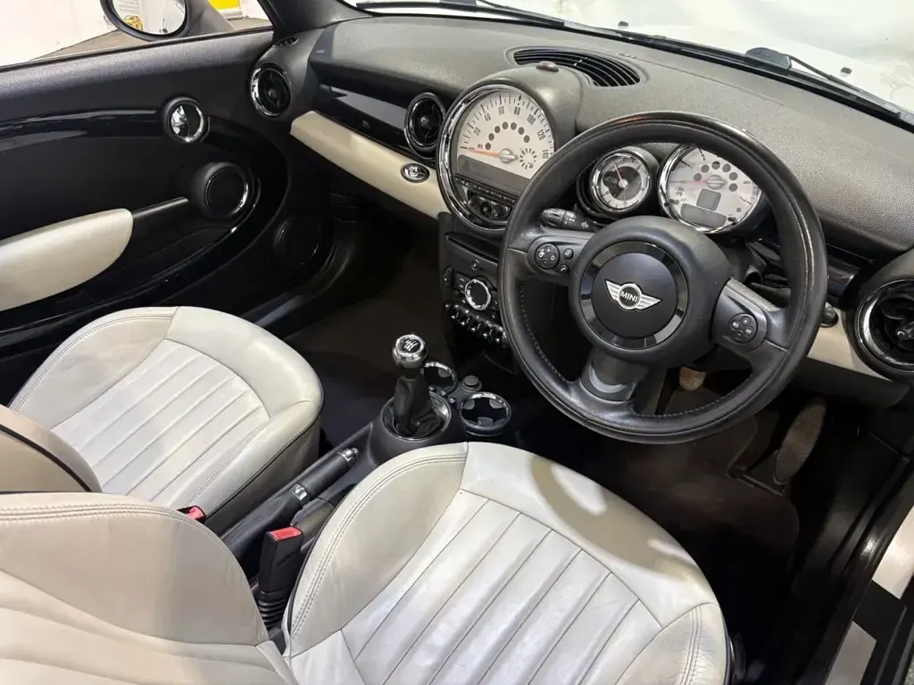 Used Mini Cooper D Cabriolet 112 HP (82 kW) 2012 Silver Cabriolet