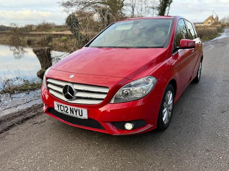 Used Mercedes B180 SE 109 HP (80 kW) 2012 Red MPV