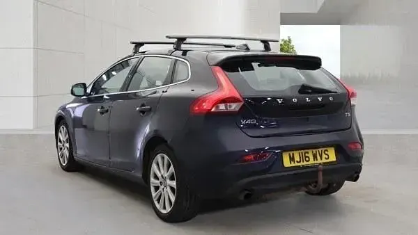 Used Volvo V40 SE Lux 2016 Blue Hatchback
