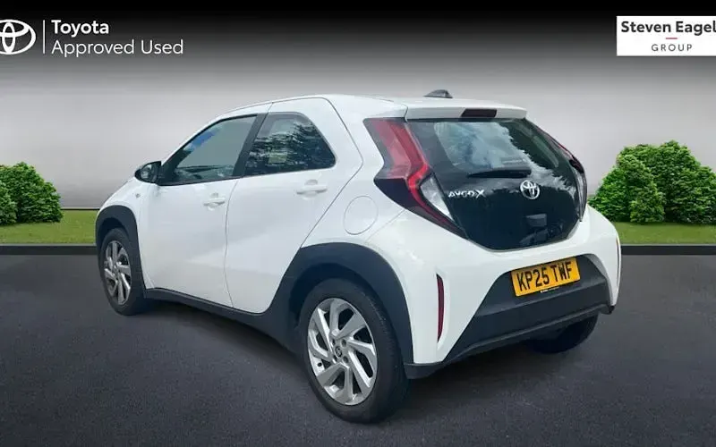 Used Toyota Aygo X PURE 72 HP (52 kW) 2025 White SUV