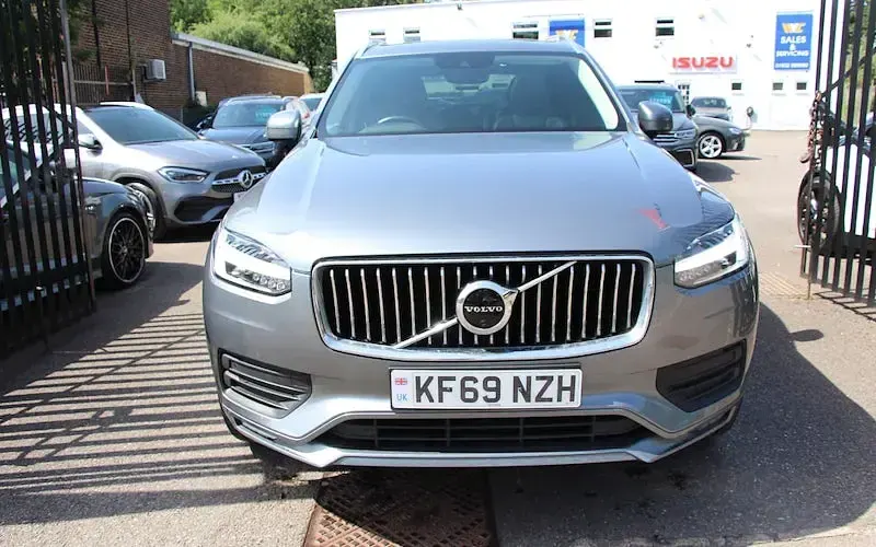 Used Volvo XC90 Momentum 250 HP (183 kW) 2021 SUV