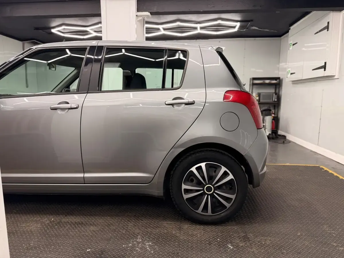 Used Suzuki Swift GL 92 HP (67 kW) 2006 Grey Hatchback