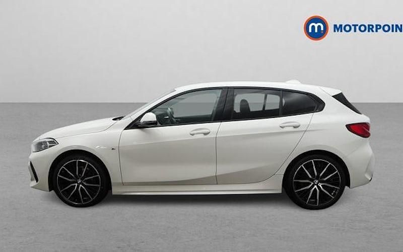 Used BMW 118 M Sport 140 HP (102 kW) 2020 White Hatchback