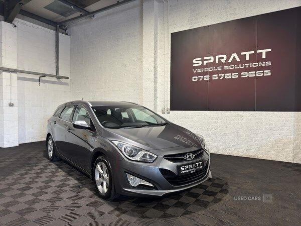 Silver Used 2015 Hyundai i40 Active Estate | £4,995 (Fair price) - Image 1/4