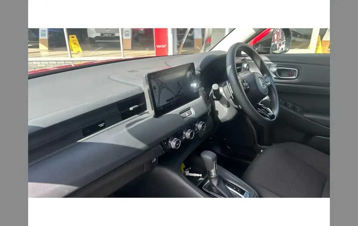 Used Honda HR-V Elegance 128 HP (94 kW) 2023 Red SUV