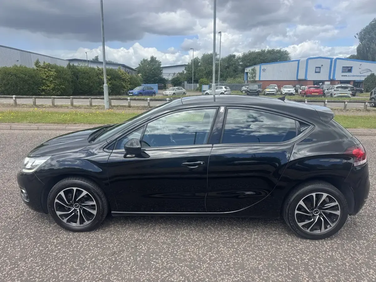 Used DS Automobiles DS4 Elegance 120 HP (88 kW) 2016 Black Hatchback
