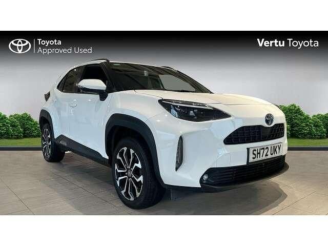 White Used 2022 Toyota Yaris Cross Design SUV | £20,499 (Fair price) - Image 1/4
