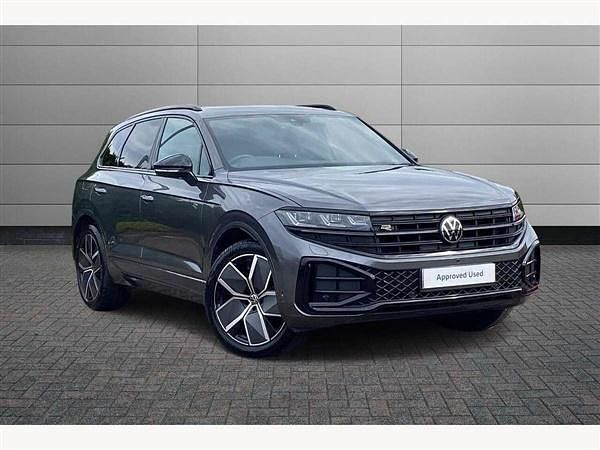 Silicon grey Used 2025 VW Touareg Black Edition SUV | £51,995 (Fair price) - Image 1/4