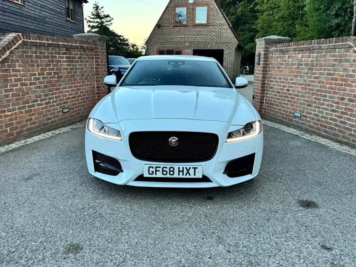 Used Jaguar XF R-Sport 200 HP (147 kW) 2018 White Sedan