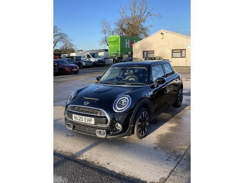 Midnight black Used 2020 Mini Cooper S Exclusive Hatchback | £18,489 (Good price) - Image 1/2