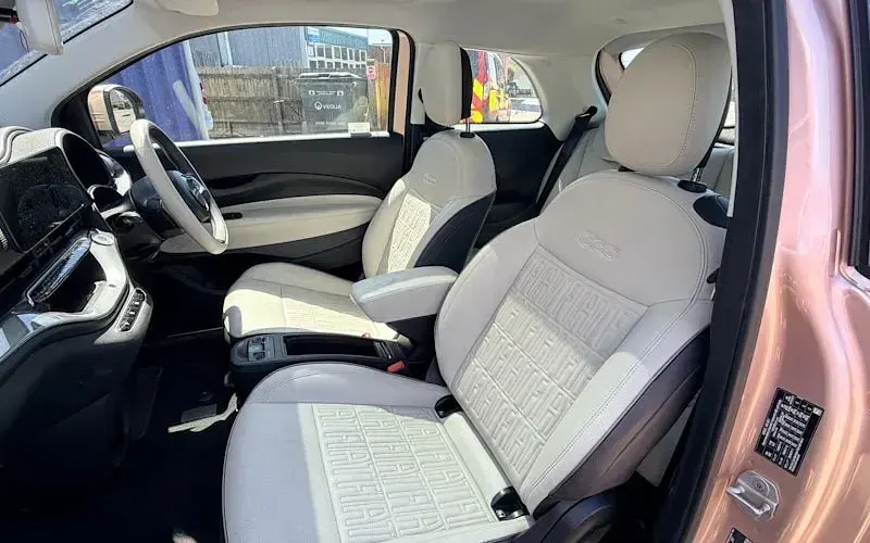 Usado Fiat 500e La Prima 86 kW (118 CV) 2026 Utilitario